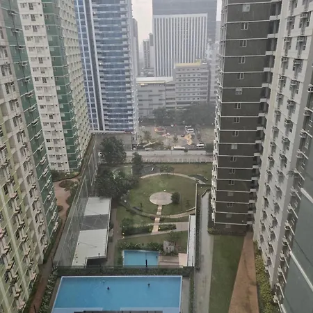 Hotel Style Studio With Pool View & Fast Wi-Fi 4Pax